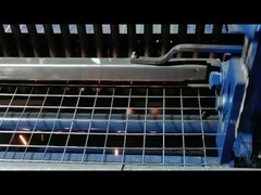 Le revêtement en PVC utilisé pour le gazon est un revêtement en métal soudé de 150 mm x 150 mm 200 mm x 200 mm 8 mm 10 mm